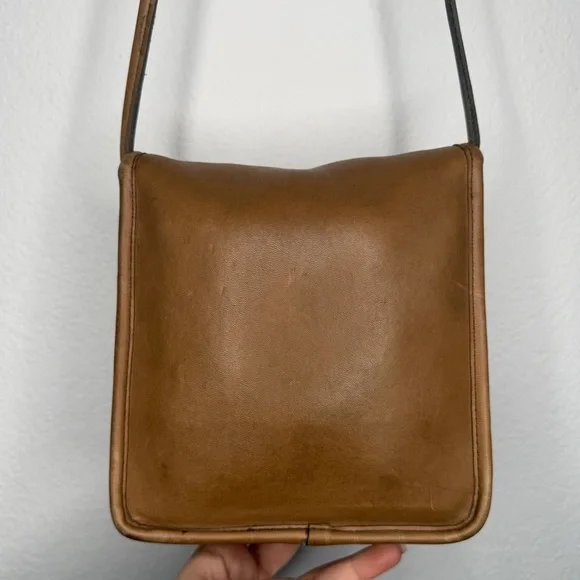 Coach Vintage Compact Leather Crossbody Bag Tan Brass Hardware - Picture 6 of 10